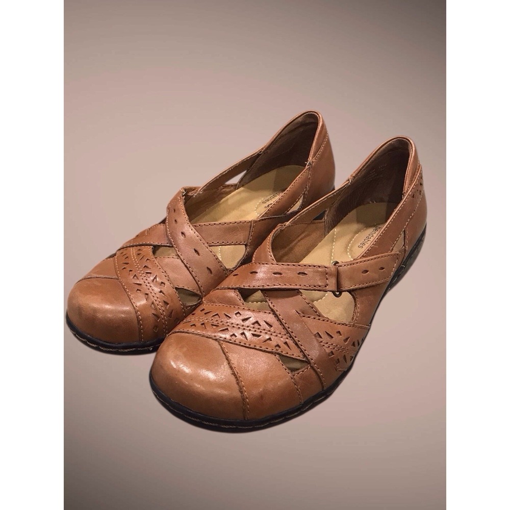 Clarks Women's‎ Ashland Spin Q Slip-On Loafer Size 7.5M Leather Bendable